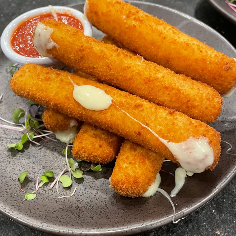 Fresh Fish Delights: Italian, Seafood, and More