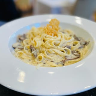Fettuccini Alfredo with Mushrooms